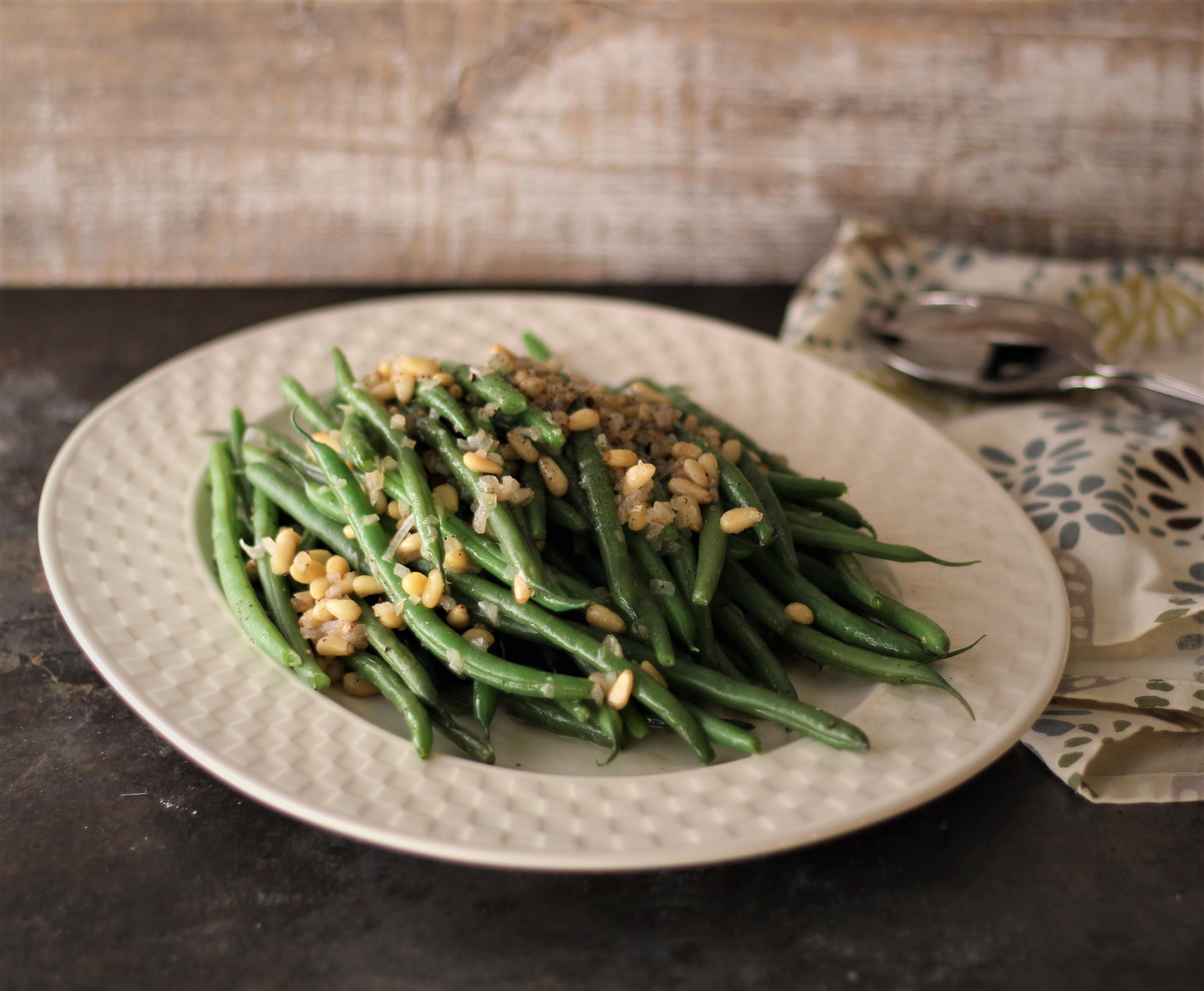 Lemon Butter Green Beans With Pine Nuts